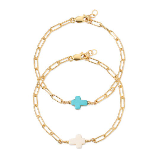 Geovanna Cross bracelet in 14KT Goldfilled.