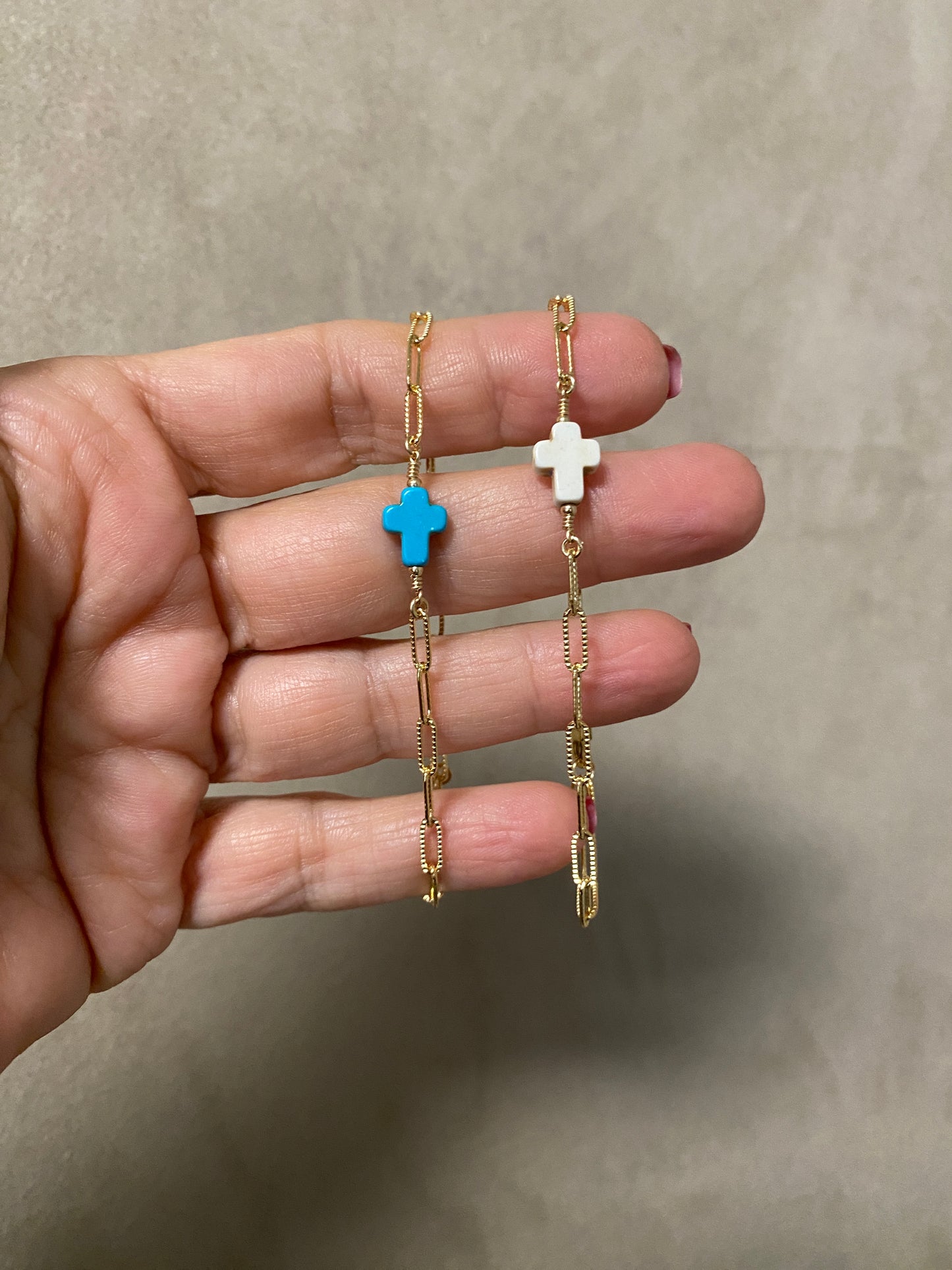 Geovanna Cross bracelet in 14KT Goldfilled.