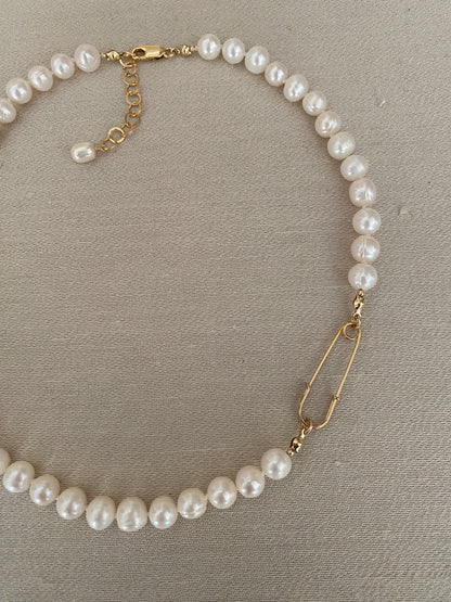 Edgy safety pin Pearl necklace with Baroque Freshwater pearls in 14KT Goldfilled.