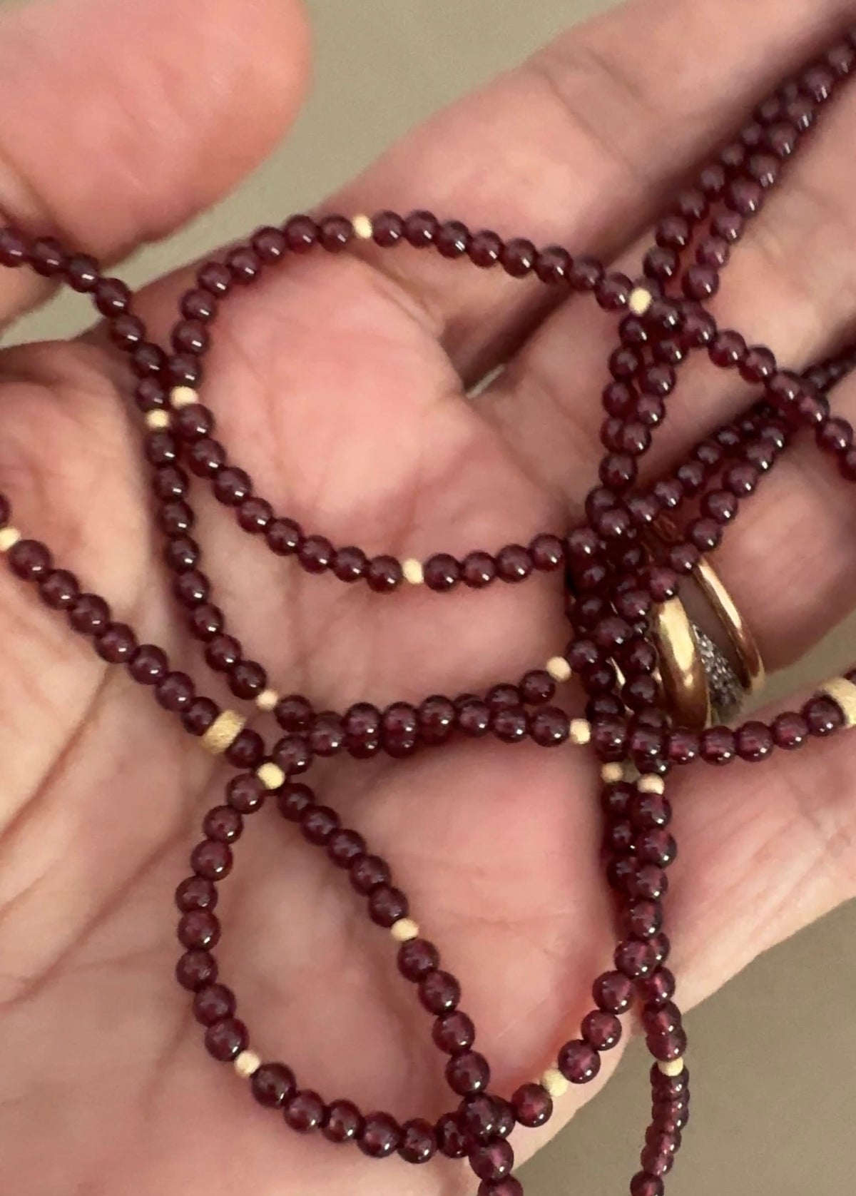 The Bordeaux necklace in Red Garnet