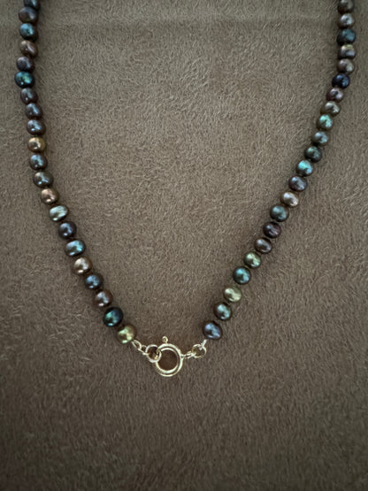 The Olivia Pearl necklace
