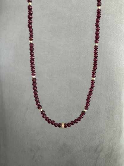The Bordeaux necklace in Red Garnet