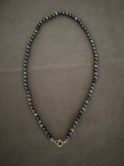 The Olivia Pearl necklace