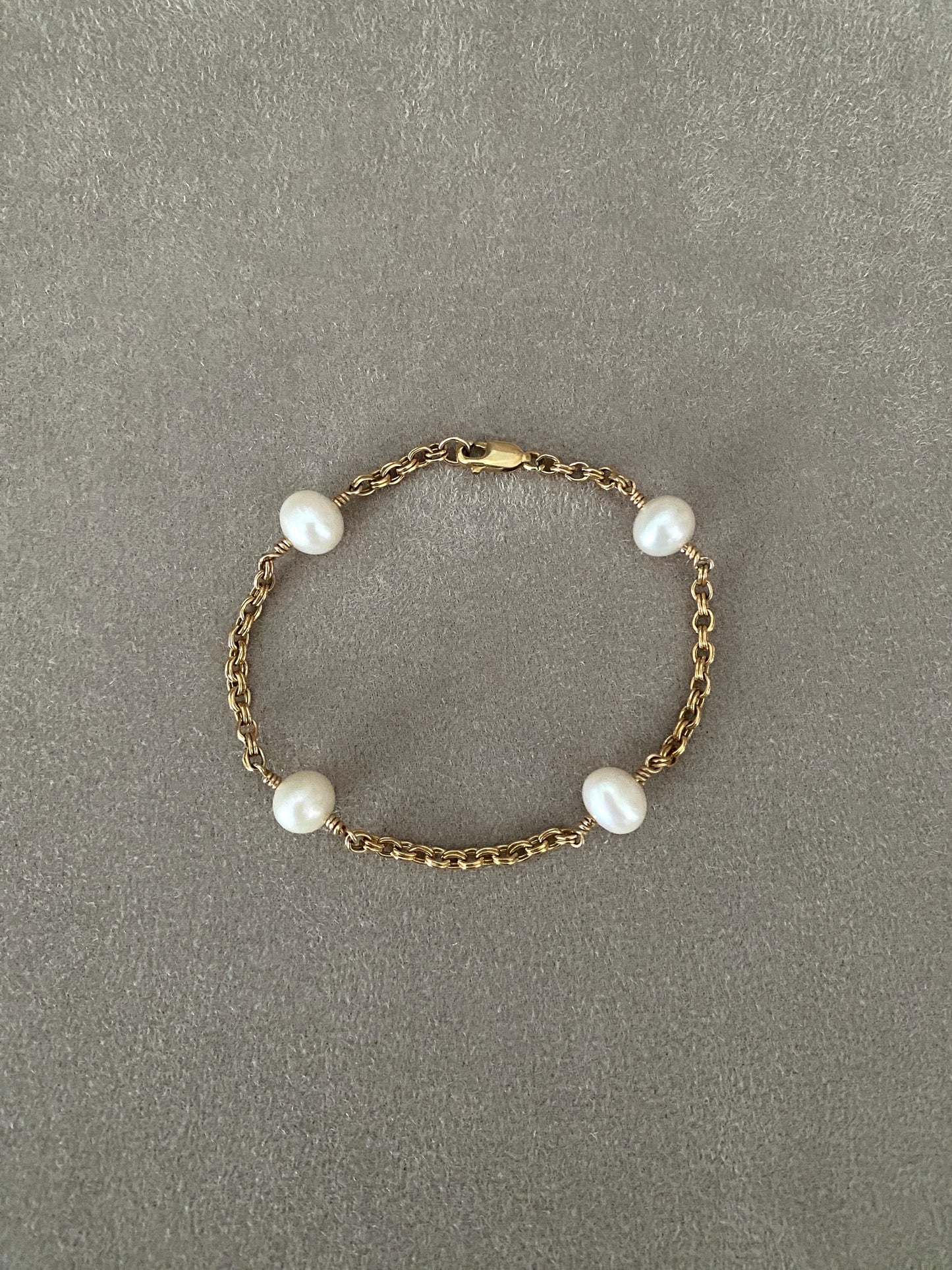 Celine Pearl bracelet 14KT Goldfilled.