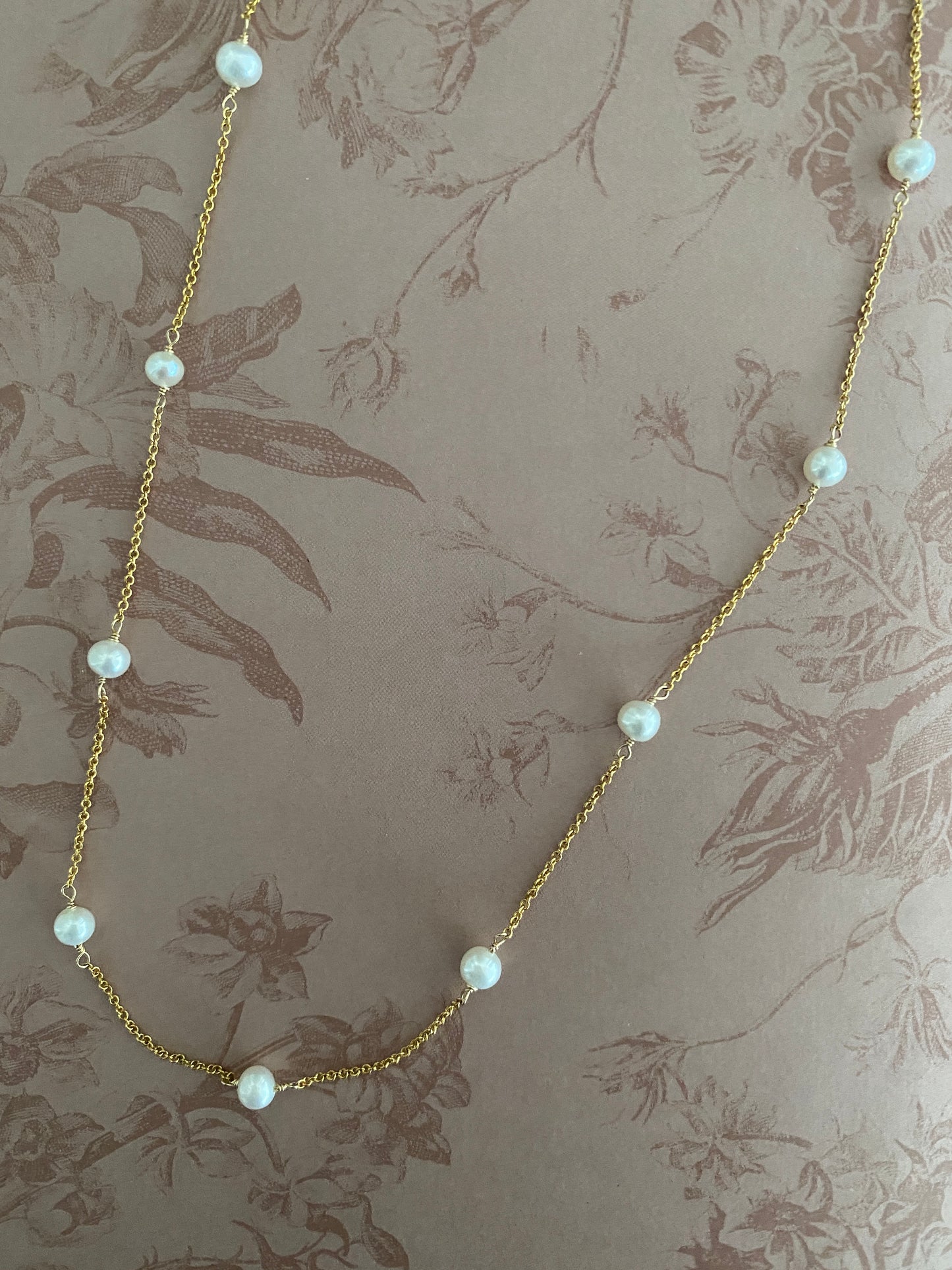 Margot necklace with Freshwater pearls in 14KT Goldfilled