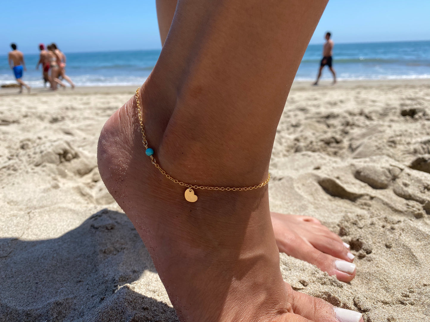 The Evelyn anklet in 14KT Goldfilled.