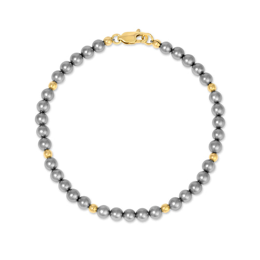 The Sheila bracelet in shell pearls.